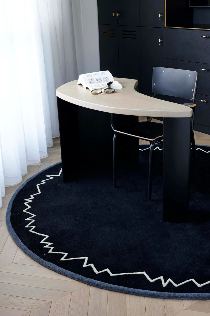 Black color Modern Design Rug -Bisha Rugs