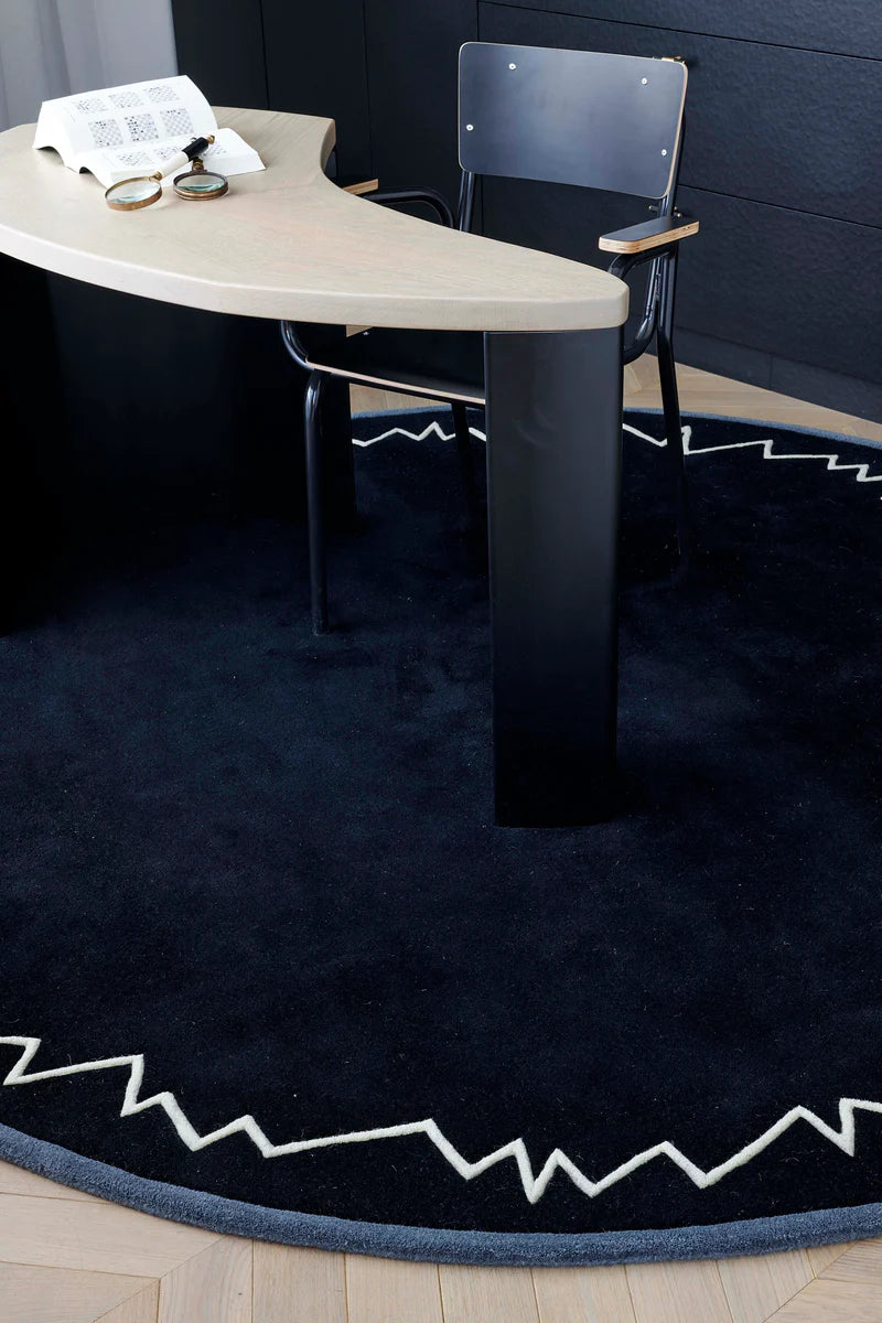 Black color Modern Design Rug -Bisha Rugs