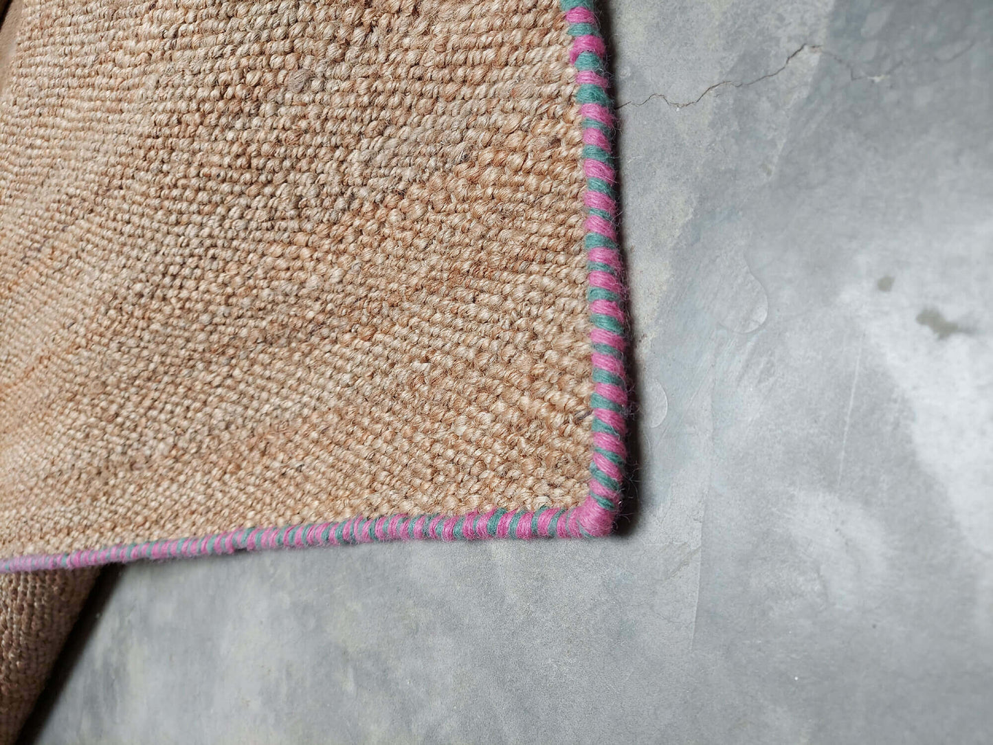 BENGAL CARNIVAL – NATURAL JUTE WITH GREEN & PINK RUGS