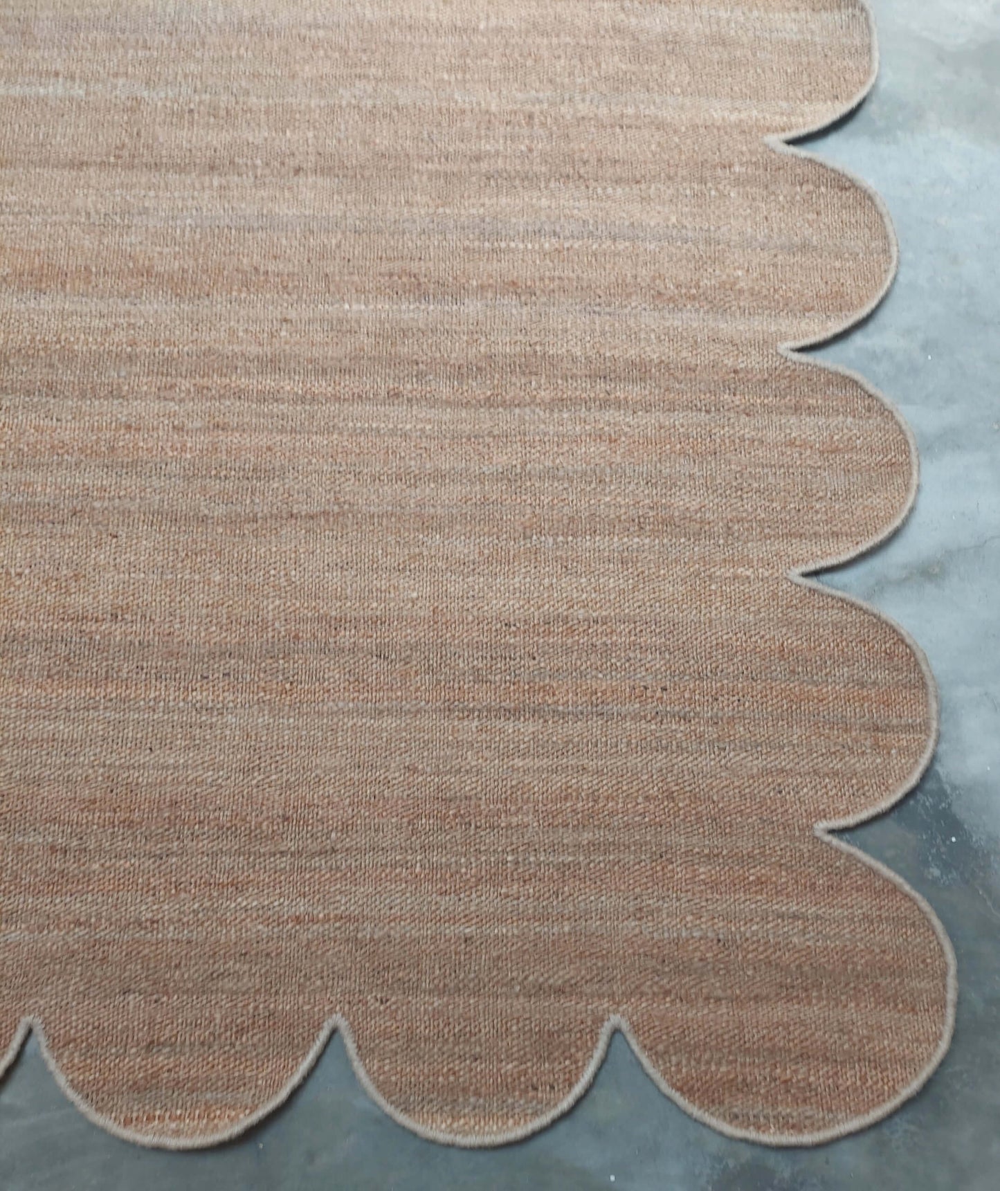 DELUX SCALLOP – NATURAL JUTE RUGS