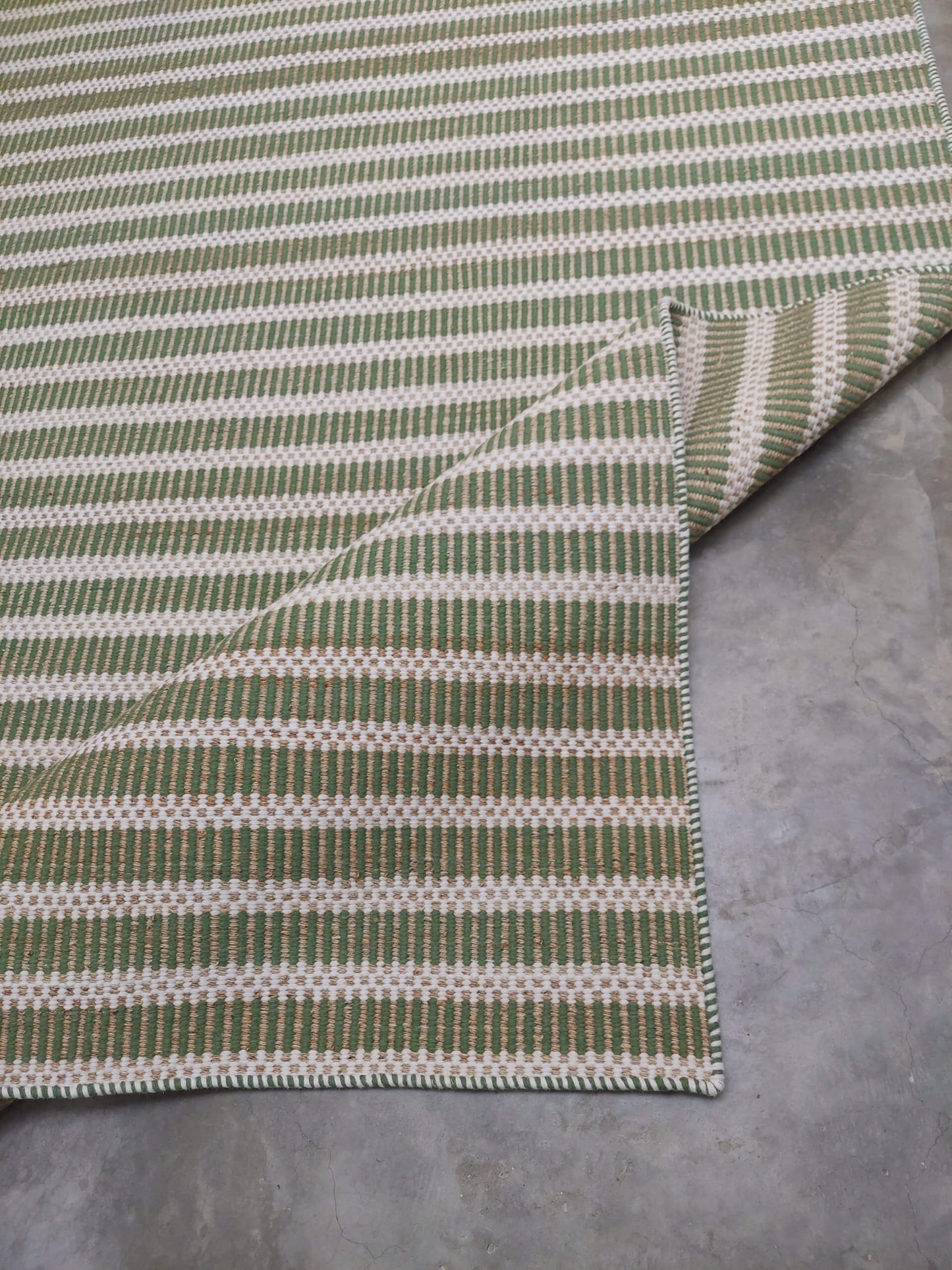 LINES – NATURAL JUTE & GRASS GREEN RUGS