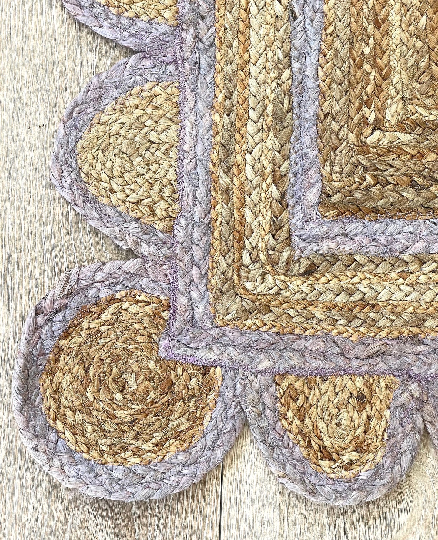 LILAC SCALLOPED JUTE Handwoven