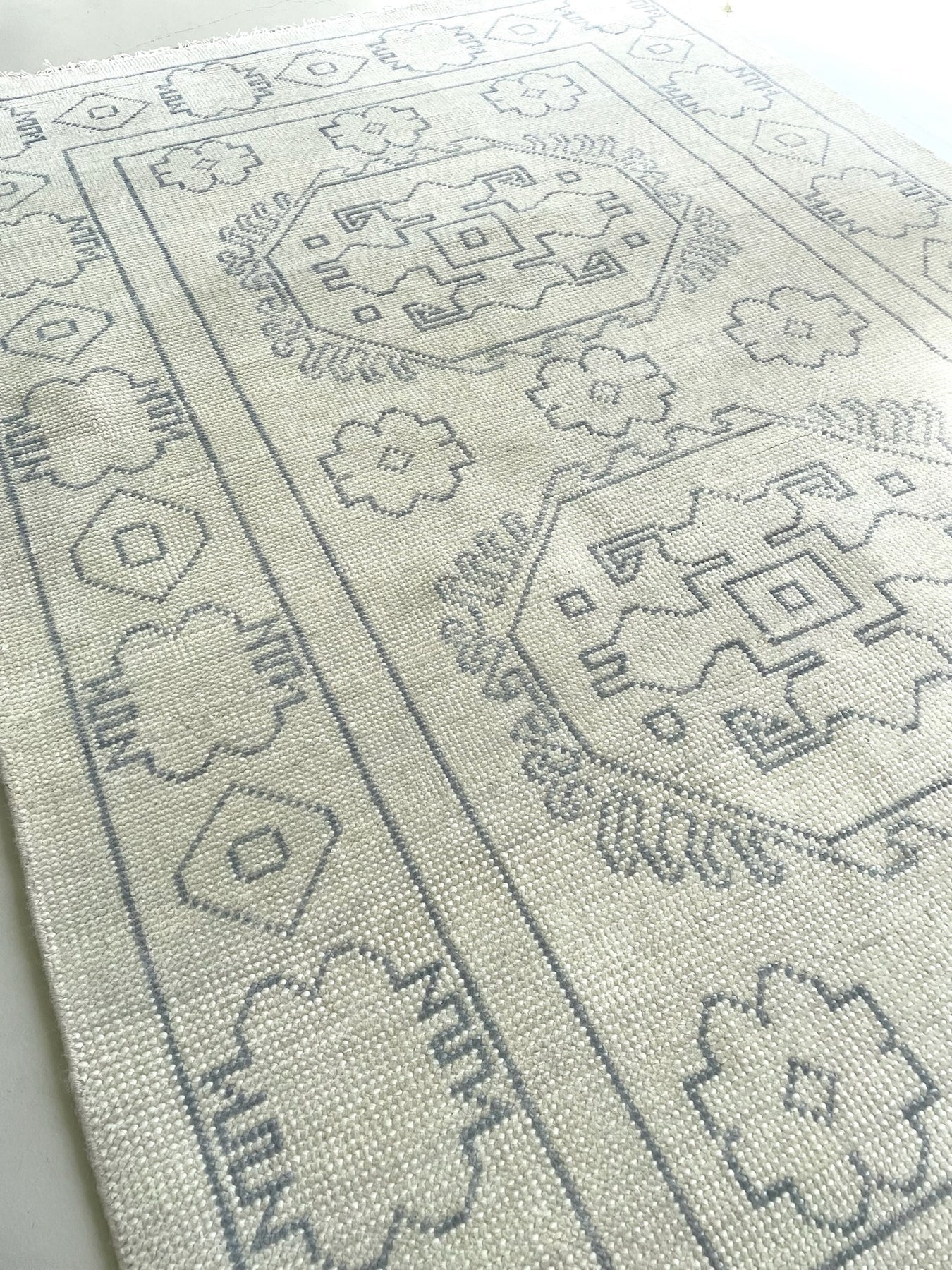 VERA Hand Knotted Rug