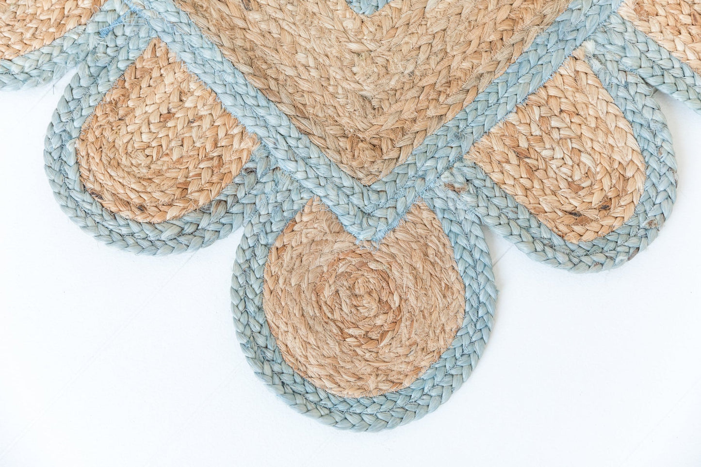 SEA BLUE SCALLOPED JUTE Handwoven