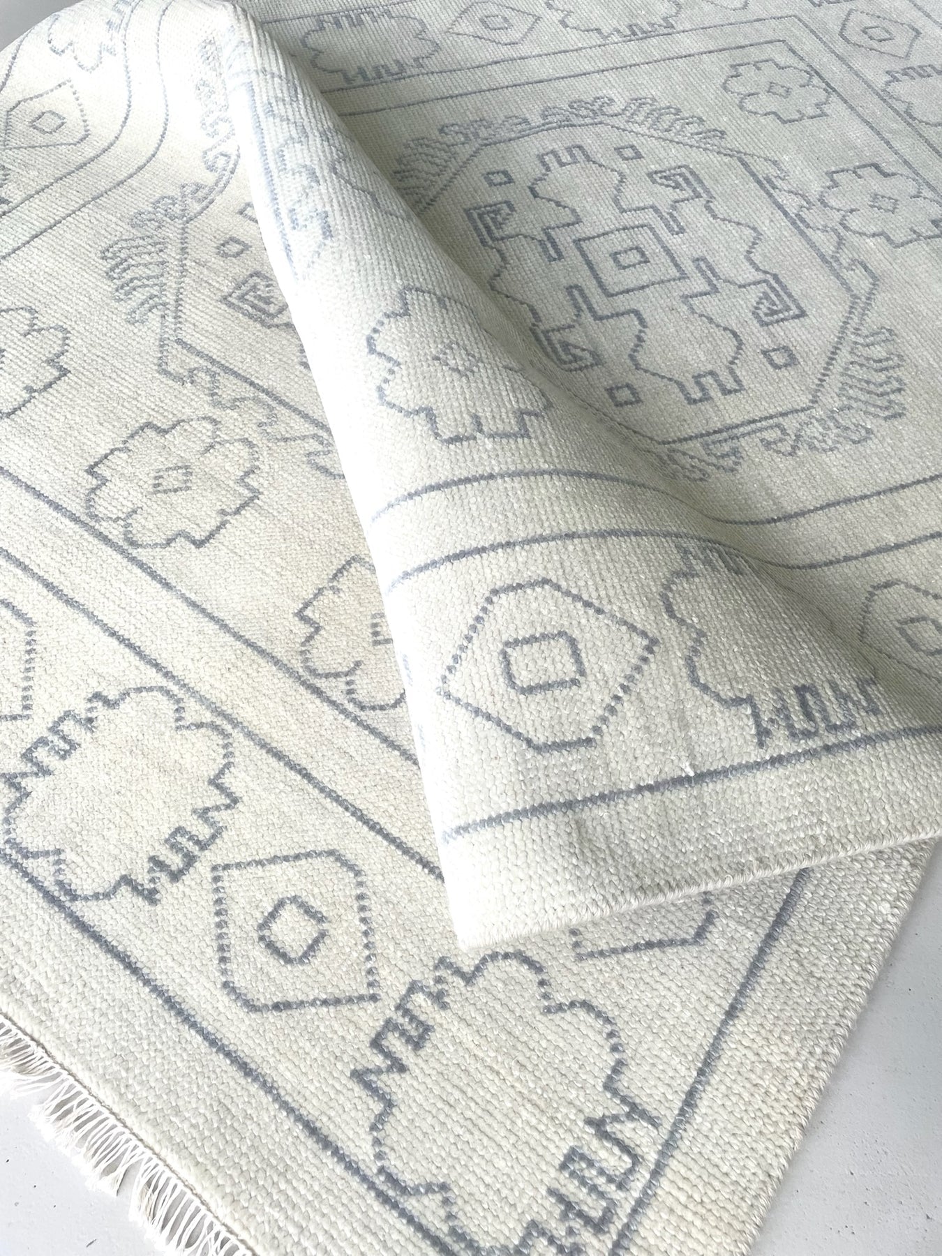 VERA Hand Knotted Rug