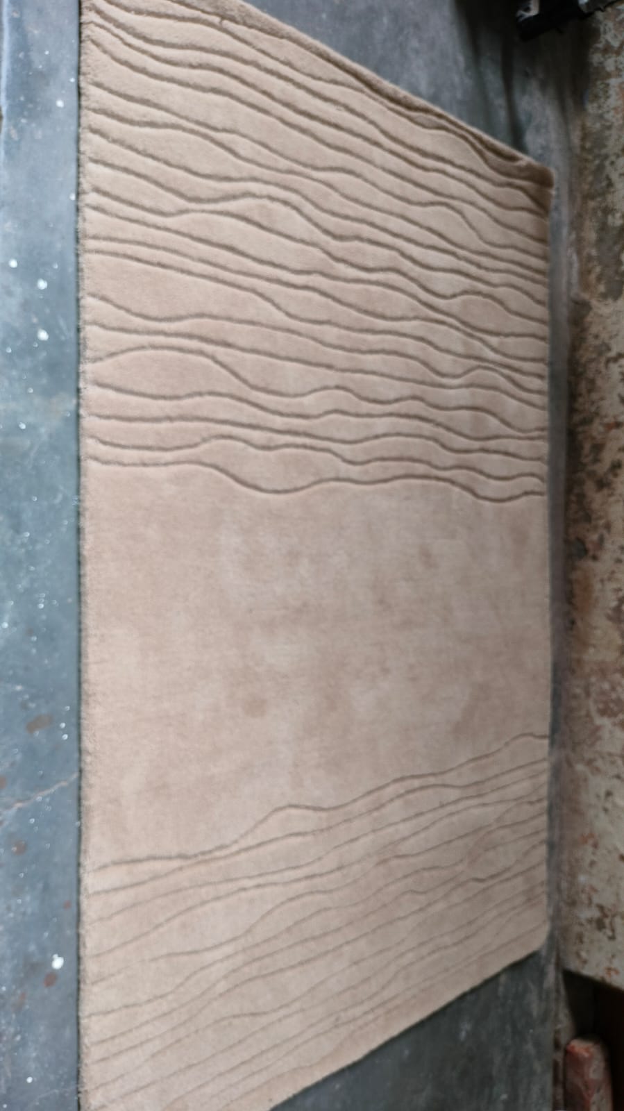 White Color Classic Design Area Rug