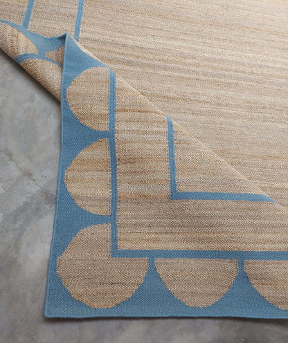 BOXED SCALLOP – NATURAL JUTE & WEDGEWOOD RUGS