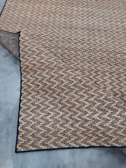 CHEVRON JUTE – NATURAL JUTE & BLACK RUGS