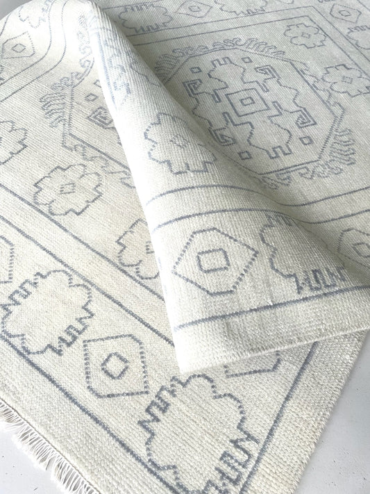 VERA Hand Knotted Rug